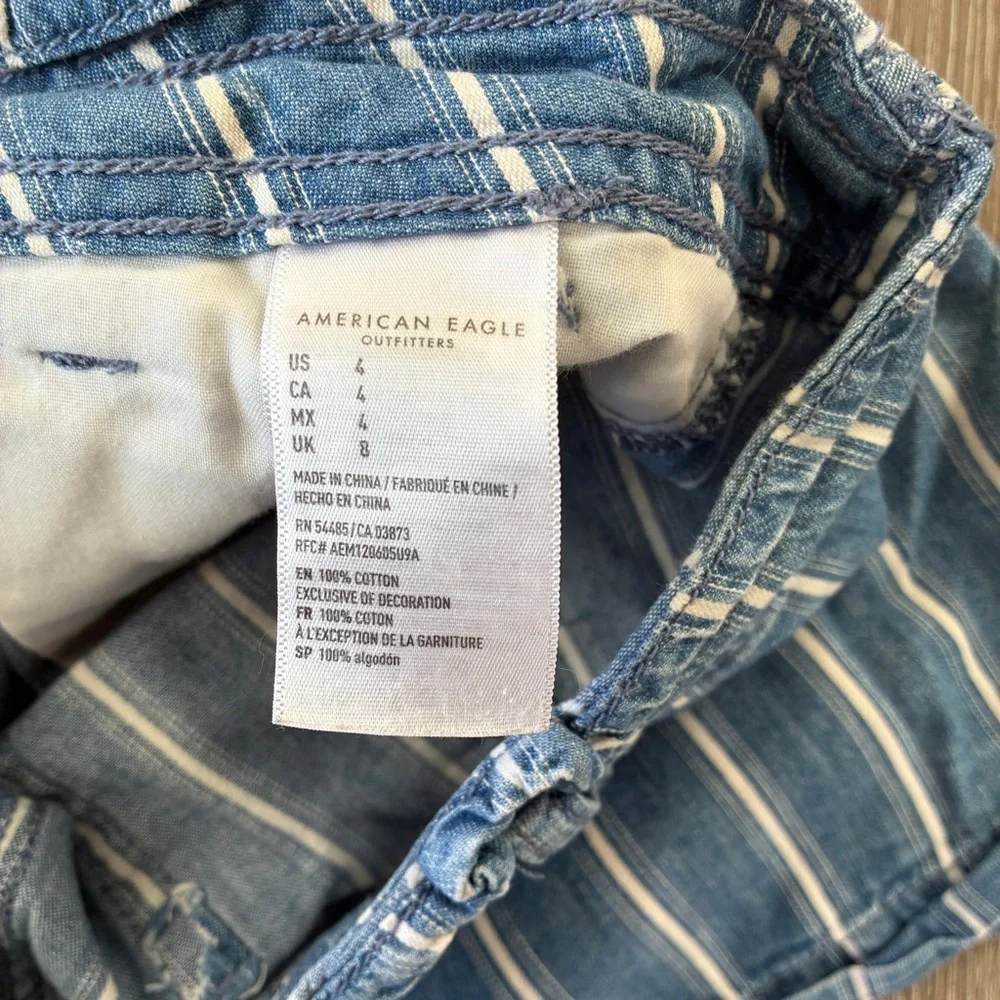 American Eagle pinstripe pleated chambray shorts Classic Americana casual size 4